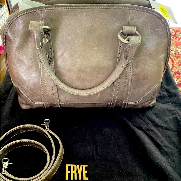 *LUXE for LESS* NWT Pristine FRYE light gray handbag satchel (crossbody w/strap) - Picture 2 of 6